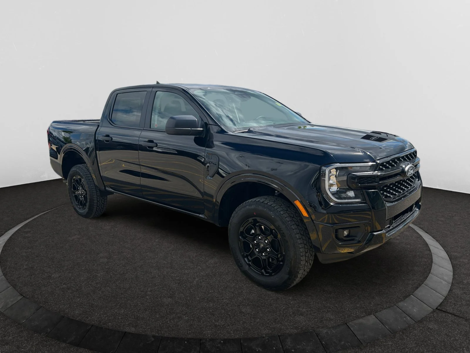 New 2026 Shadow Black Ford XLT image 7