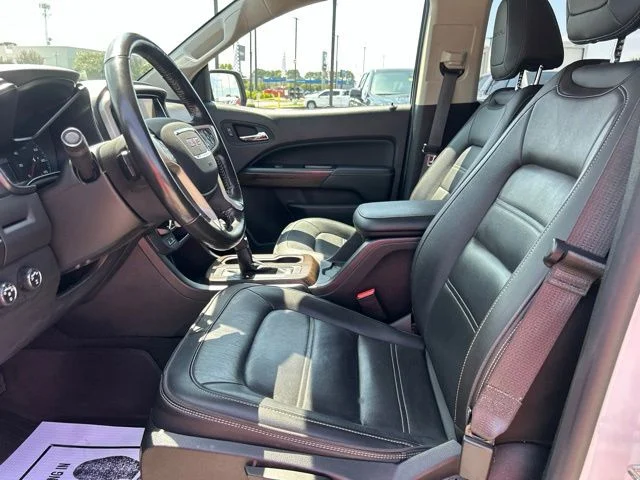 Used 2019 White GMC Denali image 15