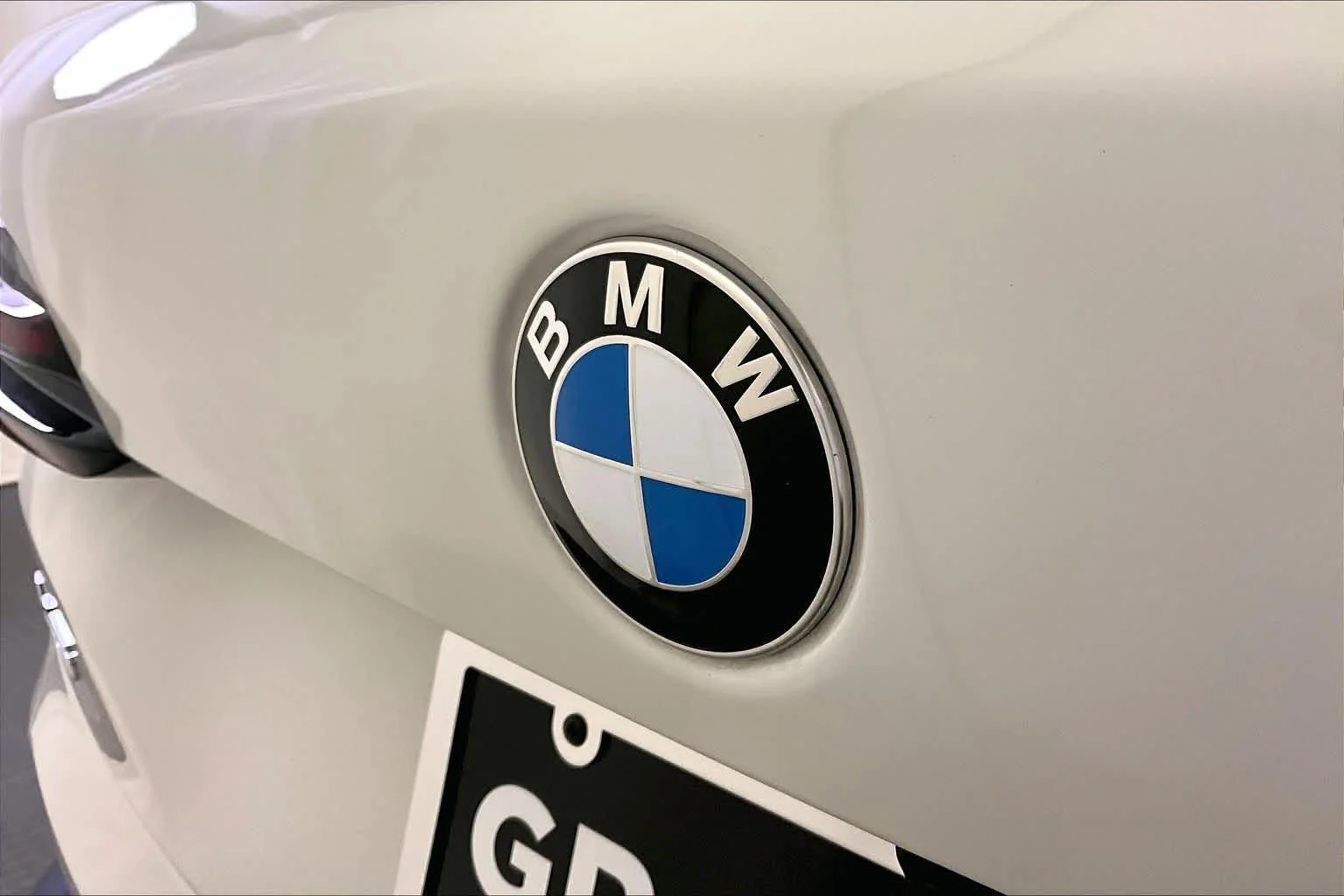 Certified Used 2024 Alpine White BMW xDrive40i image 32