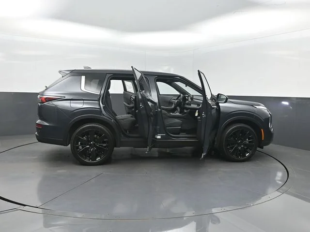 New 2026 Gray Mitsubishi LE image 37