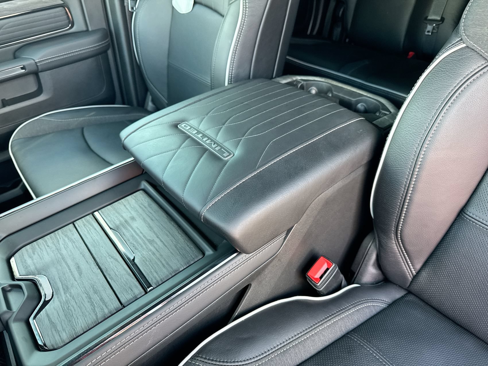 New 2026 Ceramic Gray Clearcoat Ram Limited image 23