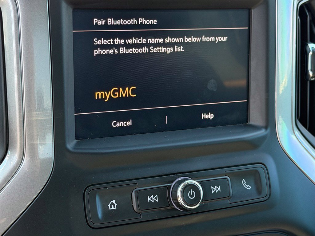 Certified Used 2022 White GMC Pro image 27