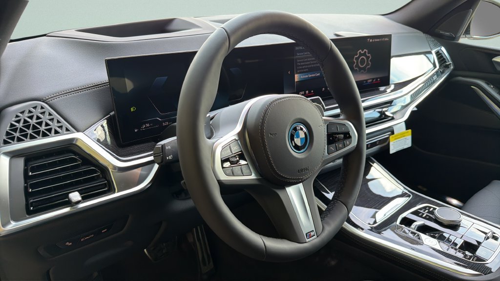 New 2026 Mineral White Metallic BMW xDrive50e image 13
