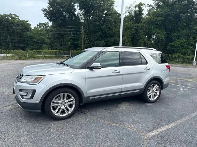 Used 2017 Ingot Silver Ford Limited image 6