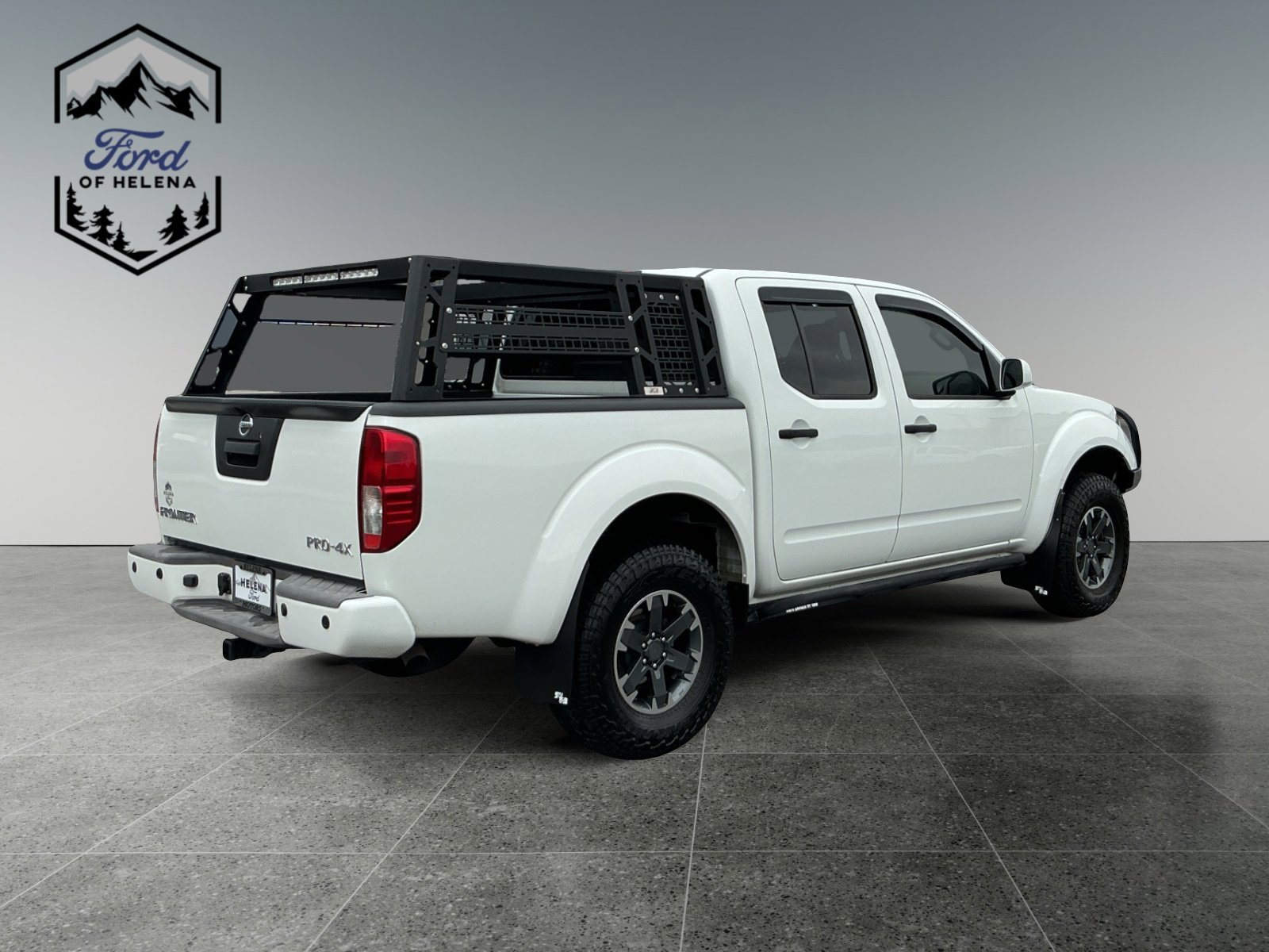 Used 2019 Glacier White Nissan PRO-4X image 5