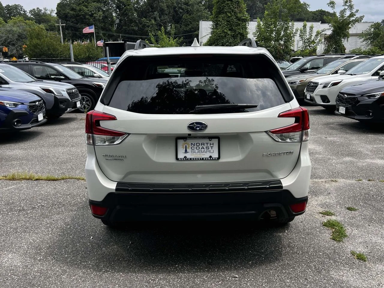 Used 2023 Crystal White Pearl Subaru Premium image 8