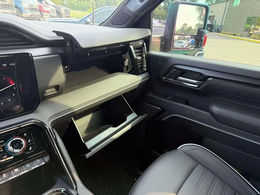 Used 2025 Black GMC AT4X image 29