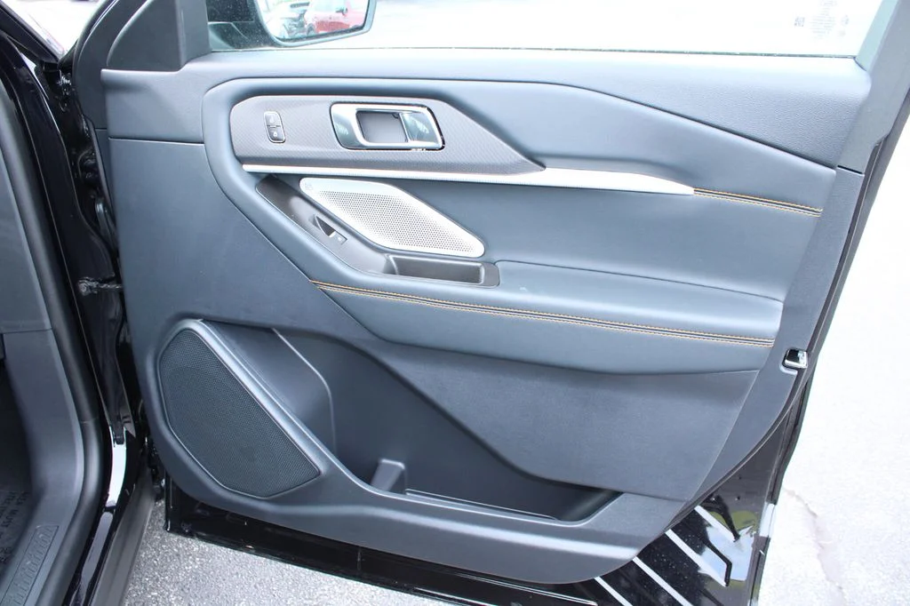 New 2026 Agate Black Metallic Ford Tremor® image 31