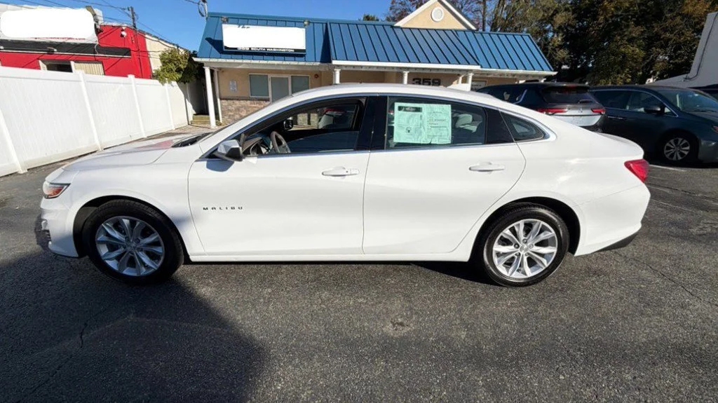 Certified Used 2025 White Chevrolet LT image 3