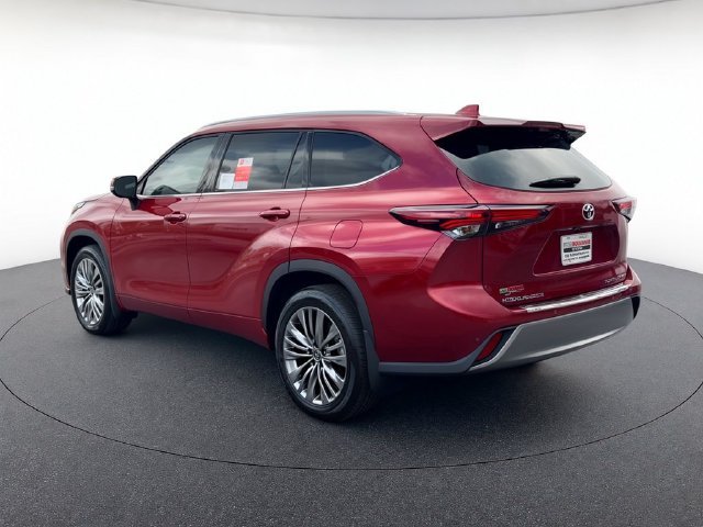 New 2026 Ruby Flare Pearl Toyota Platinum image 4