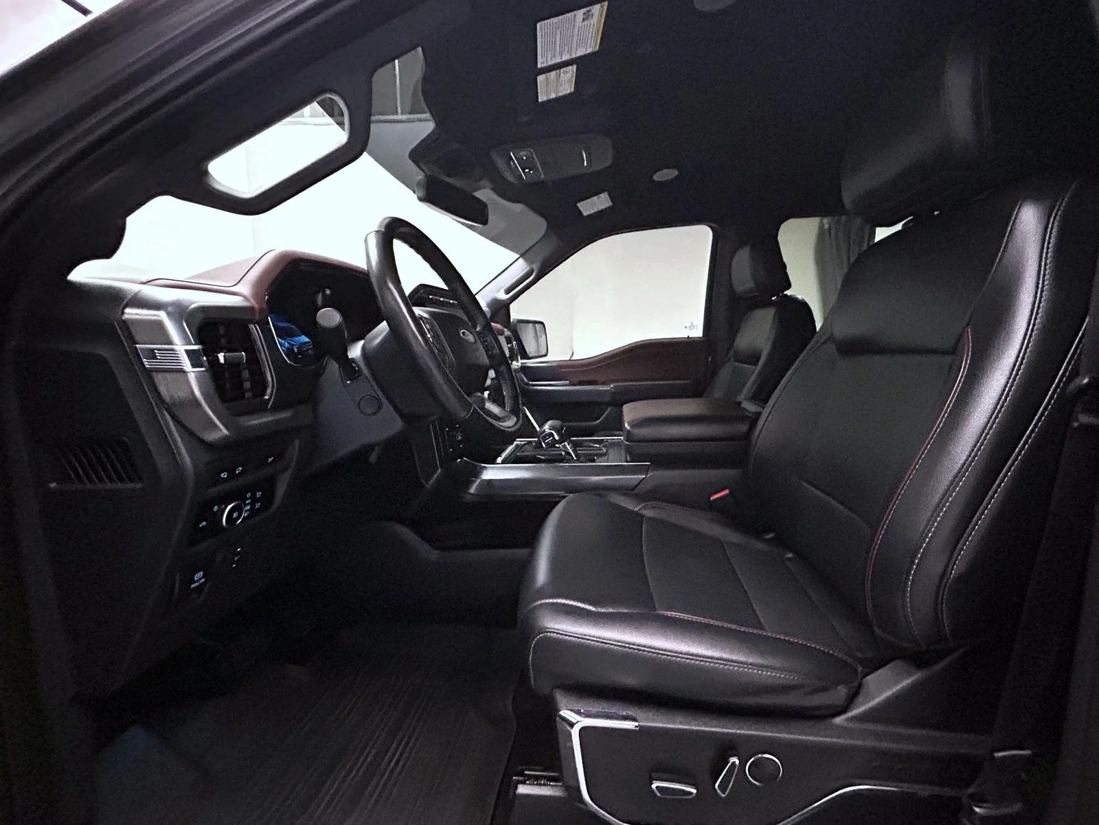 Used 2023 Gray Ford Lariat image 10