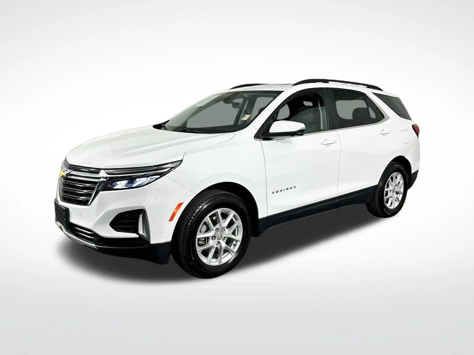Used 2024 Summit White Chevrolet LT image 4