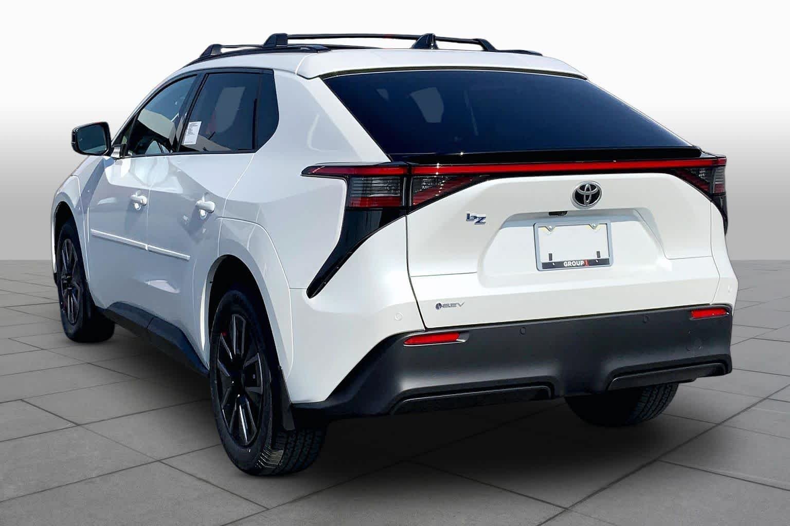 New 2026 Wind Chill Pearl Toyota XLE image 12