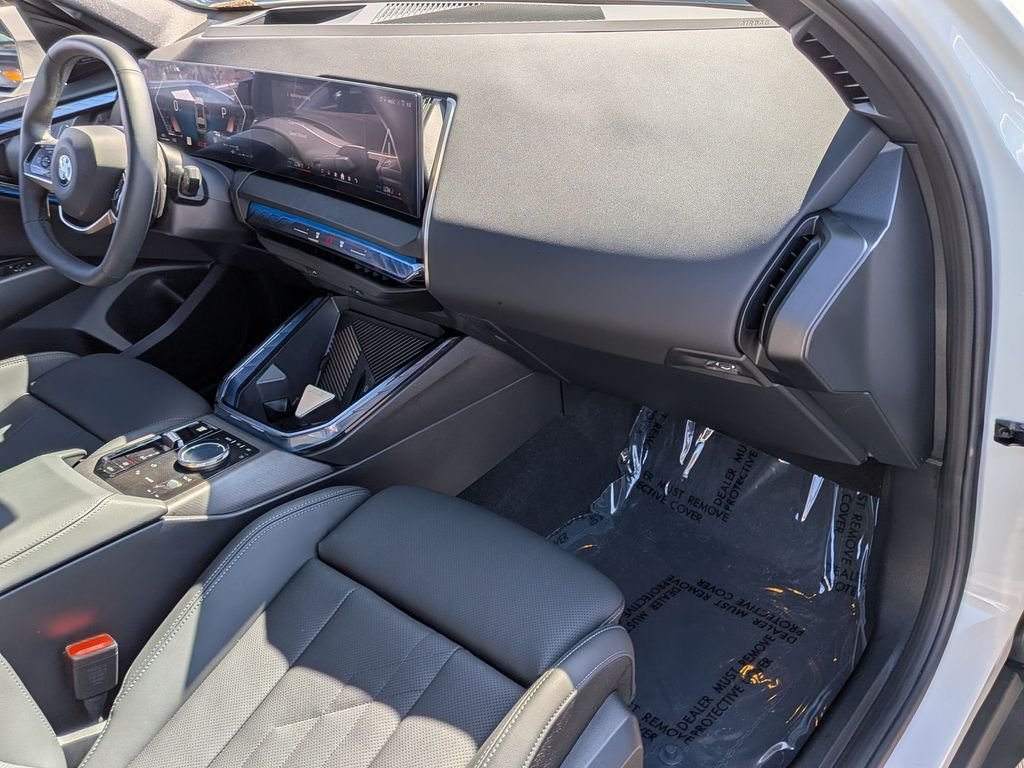 Used 2025 White BMW 30 xDrive image 9