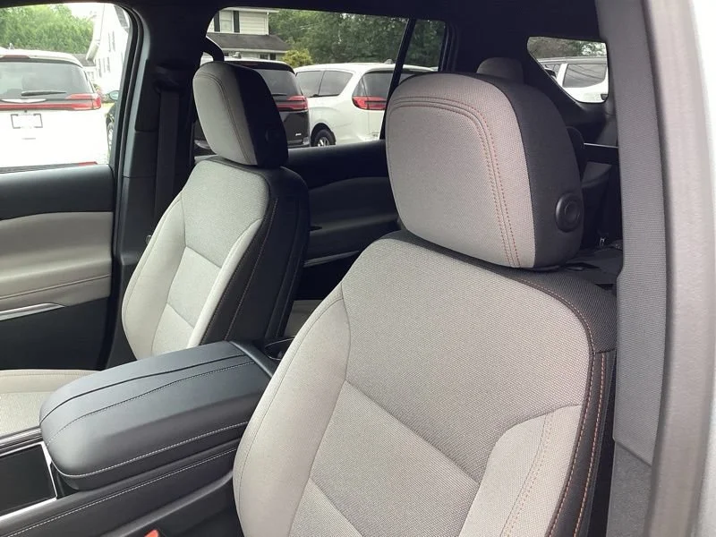 2027 Chevrolet Traverse LT - Photo 24