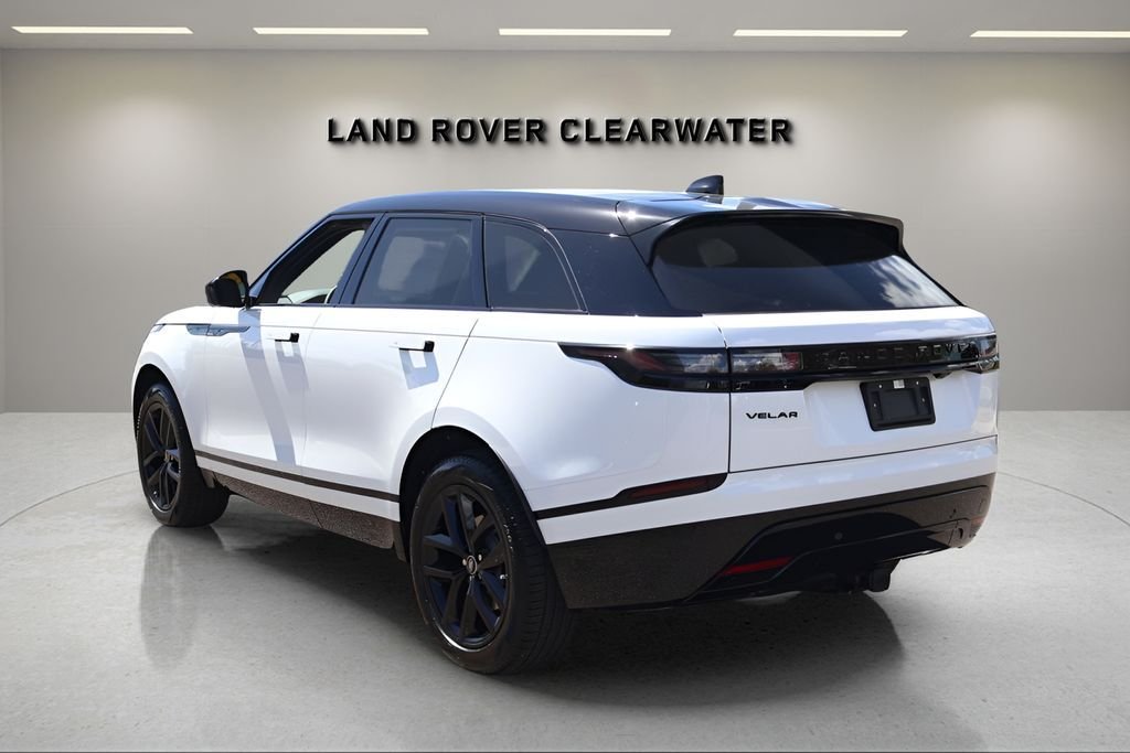 New 2026 Fuji White Land Rover Dynamic SE image 3