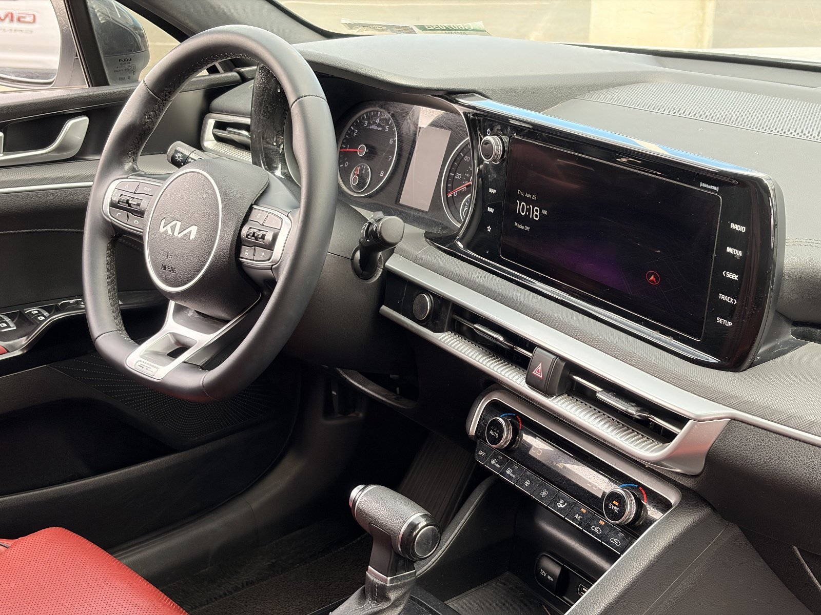 Used 2023 White Kia GT-Line image 6
