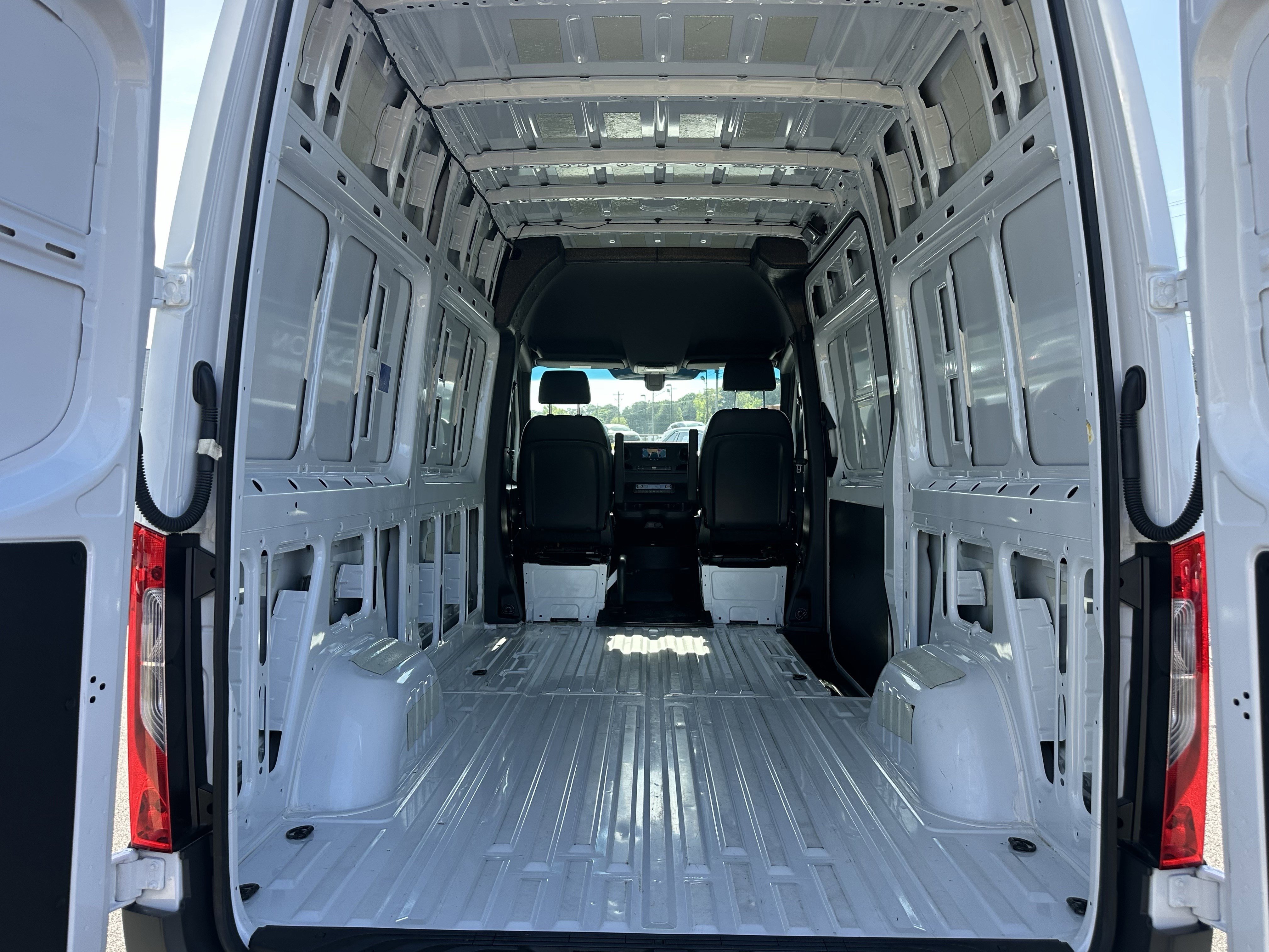 Used 2024 Arctic White Mercedes-Benz Cargo 144 WB image 18
