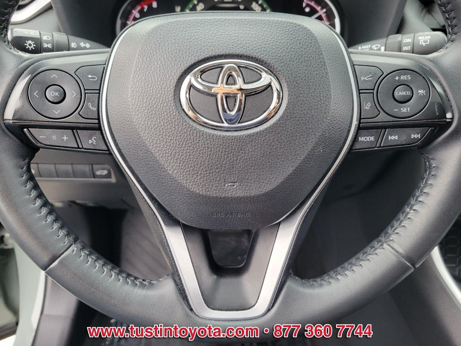 Certified Used 2023  Toyota XLE Premium image 19