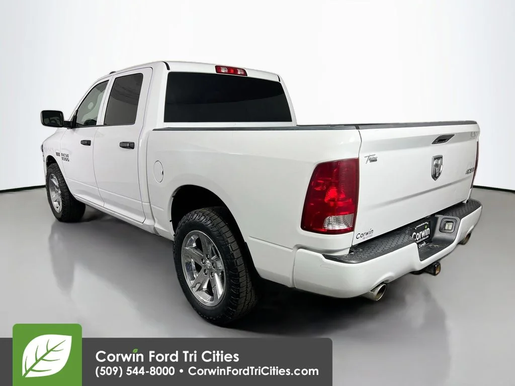 Used 2018 Bright Silver Clearcoat Metallic Ram Express image 11