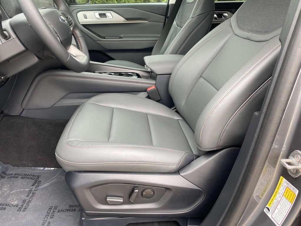 New 2026 Carbonized Gray Metallic Ford Active image 13