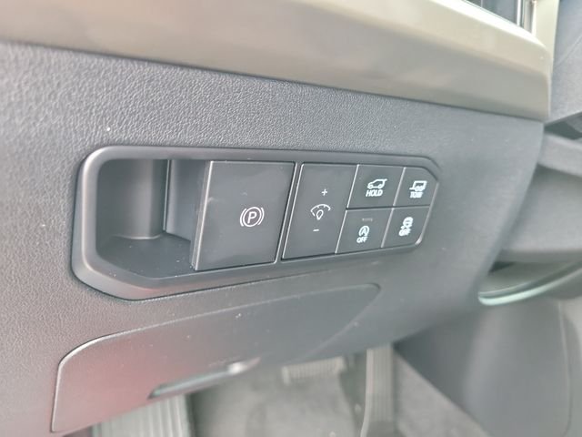 New 2027 White Pearl Kia S image 23