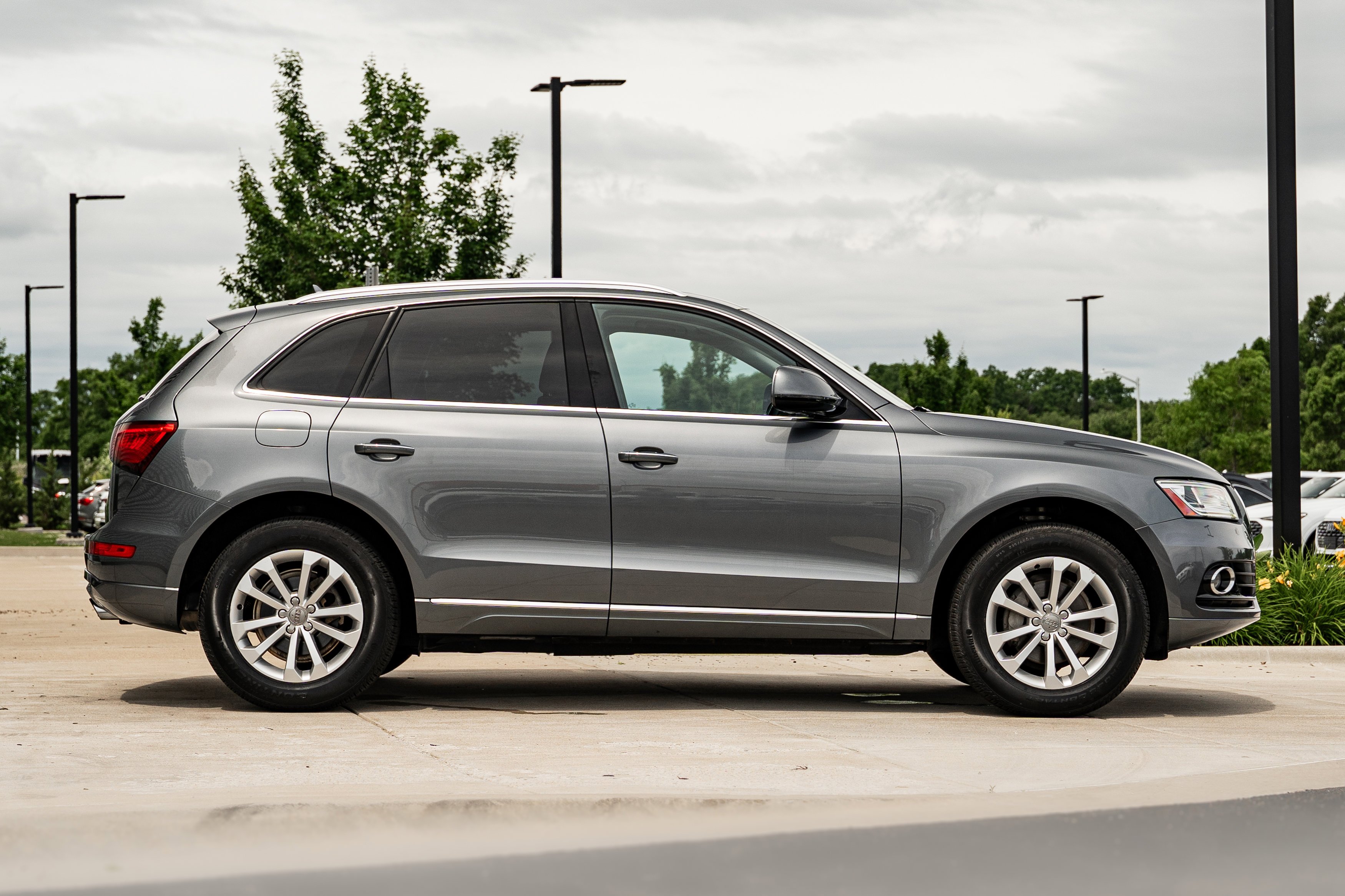 Used 2016 Monsoon Gray Metallic Audi Premium Plus image 3