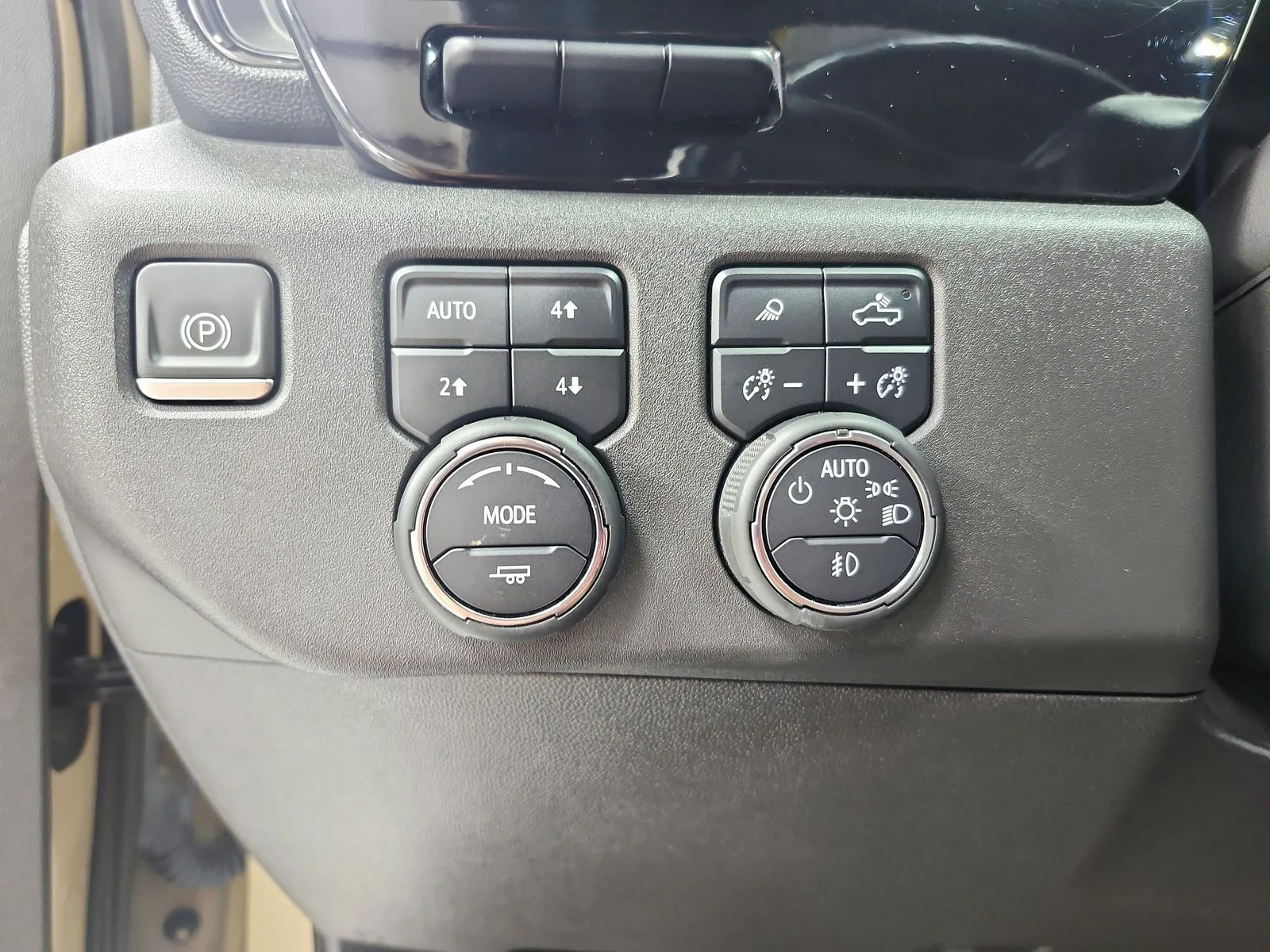 Used 2023  Chevrolet ZR2 image 29