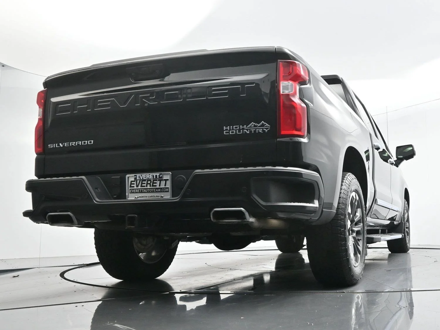 Used 2026 Black Chevrolet High Country image 47