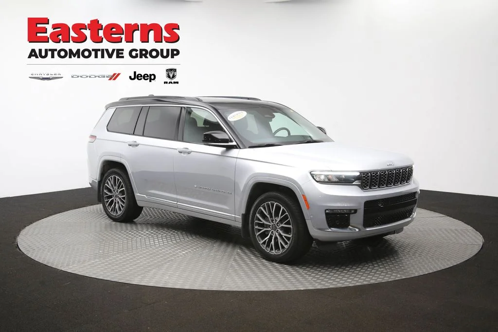 Used 2024 Silver Jeep Summit image 53