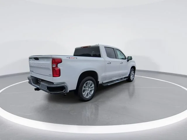 Used 2025 White Chevrolet LTZ image 8