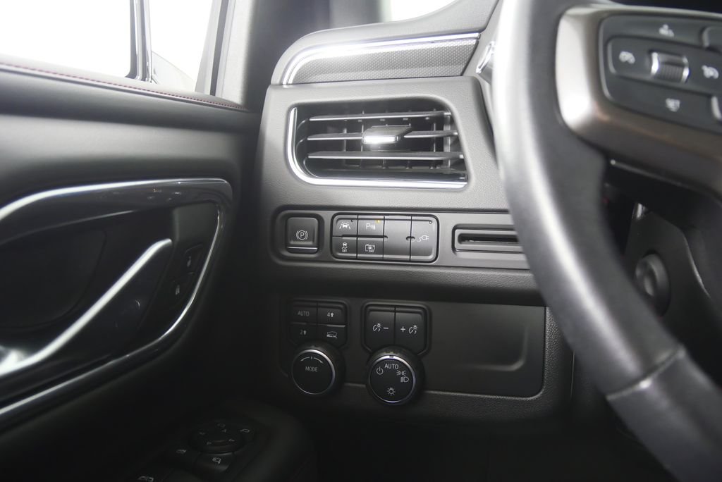 Used 2022 Summit White Chevrolet RST image 21