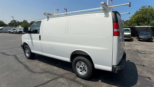 2025 GMC Savana Cargo Work Van - Photo 37