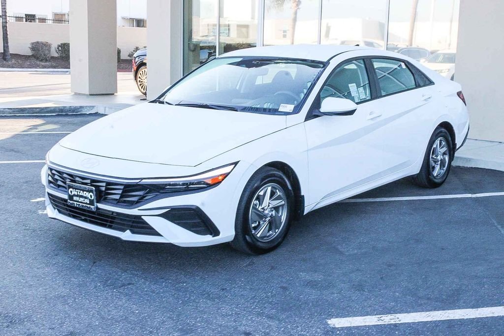 Certified Used 2025 White Hyundai SE image 4