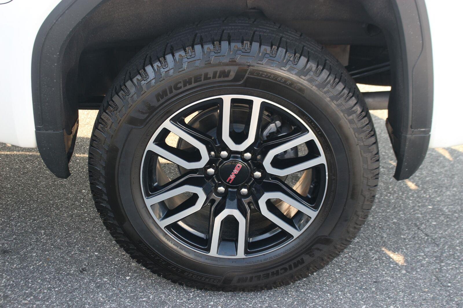 Used 2026 Summit White GMC AT4 image 42