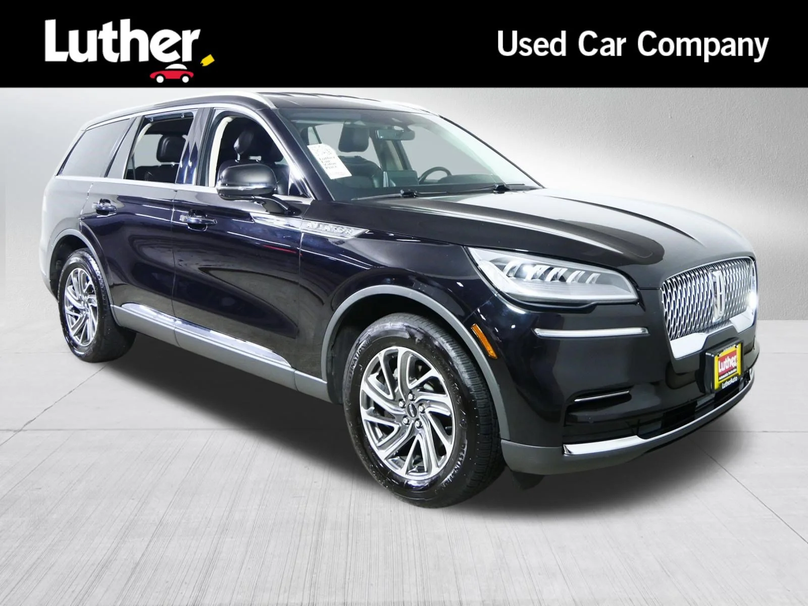 2023 Lincoln Aviator Livery AWD's photo