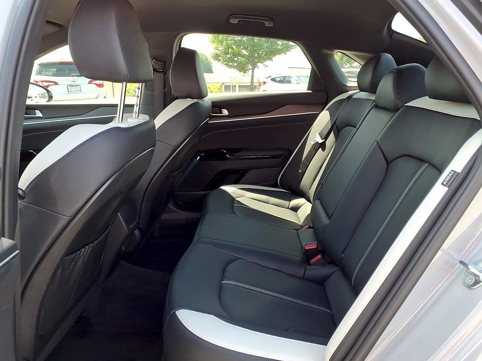 Certified Used 2025 Wolf Gray Kia GT-Line image 5
