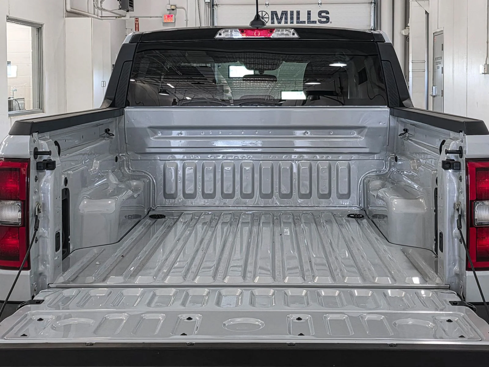 New 2026 White Ford XLT image 17