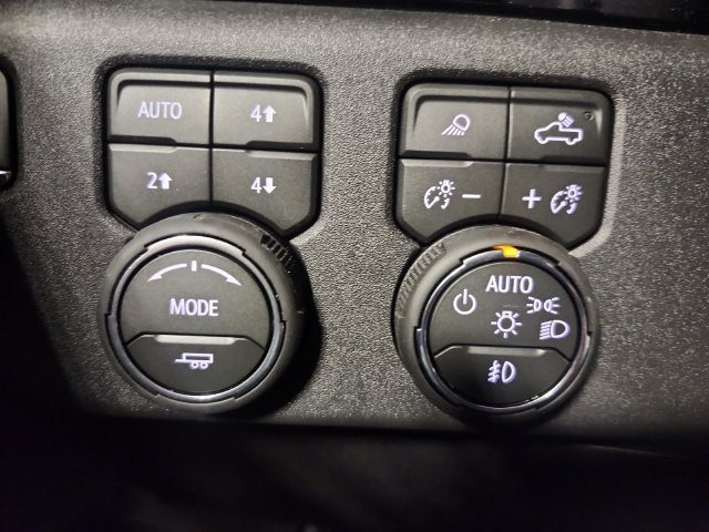 New 2026 Sterling Gray Metallic Chevrolet High Country image 21