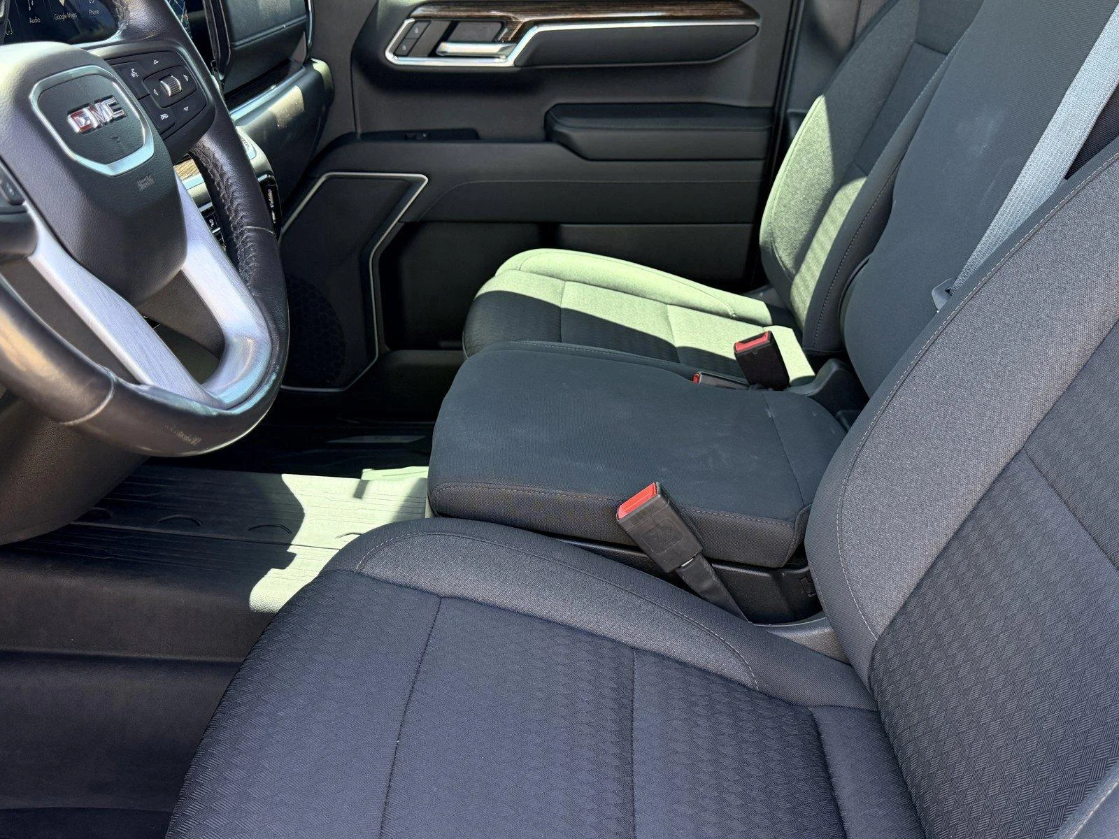 Used 2022 Summit White GMC Elevation image 17