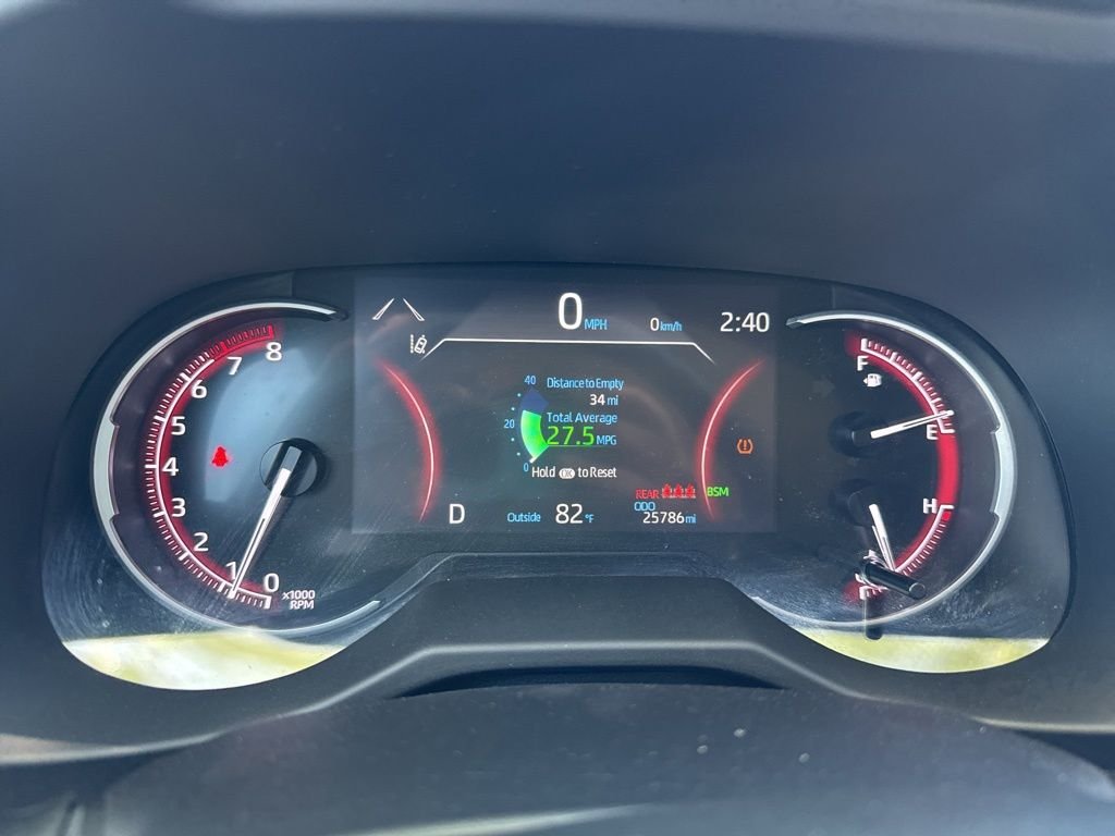 2024 Toyota RAV4 LE - Photo 15