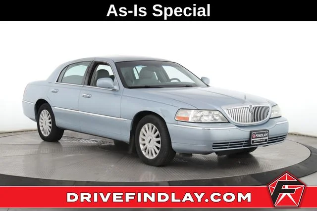 Used 2005 White Lincoln Signature image 1