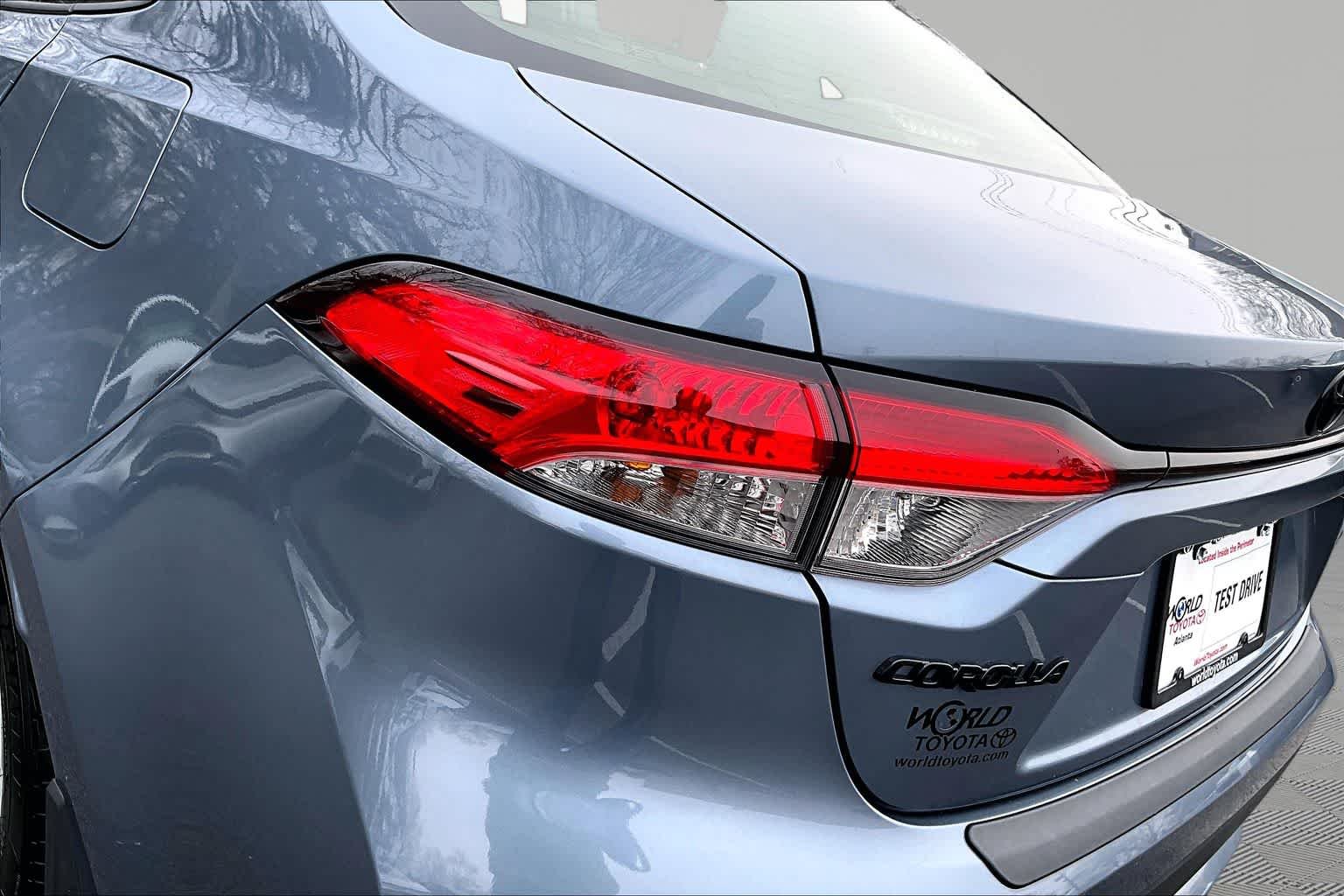 Used 2022 Celestite Toyota LE image 29