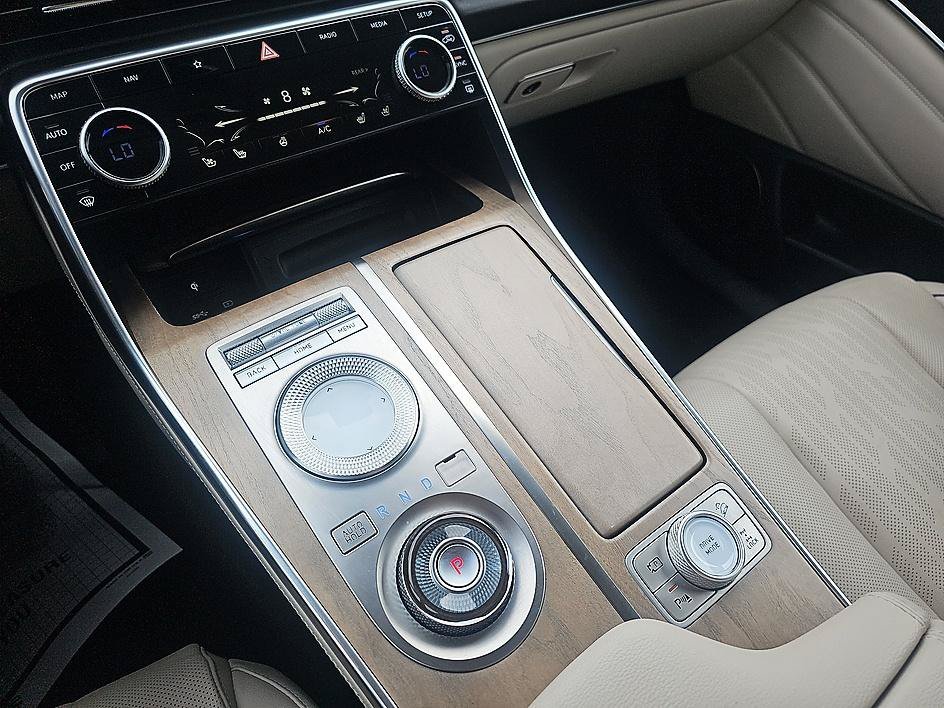 Used 2021 Savile Silver Genesis 2.5T Advanced image 25