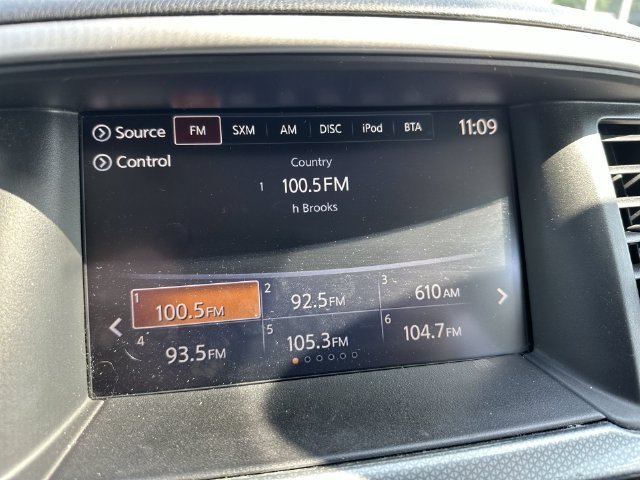 Used 2019 White Nissan SL image 15