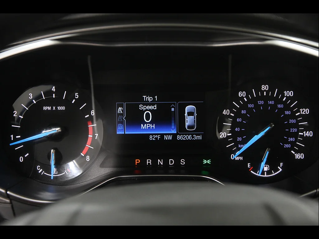 Used 2018 Shadow Black Ford SE image 9