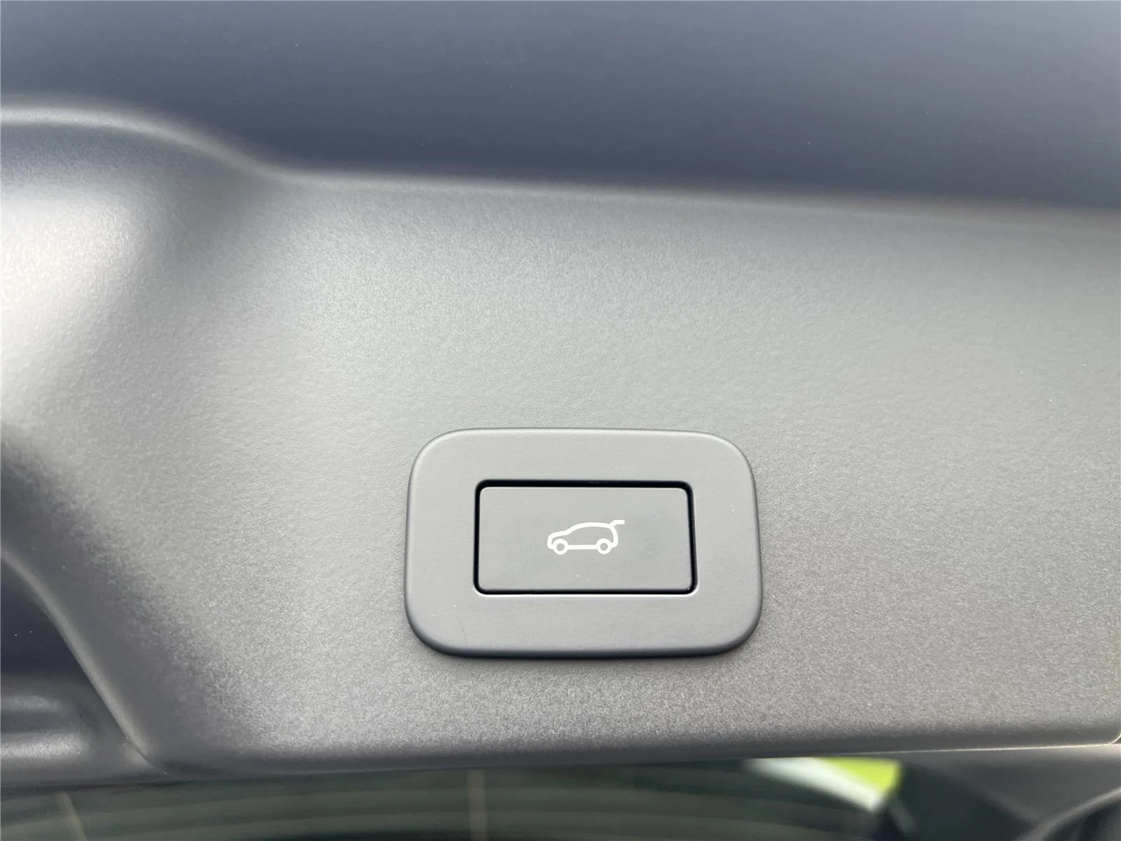 New 2026 Eiger Grey Land Rover Dynamic SE image 33