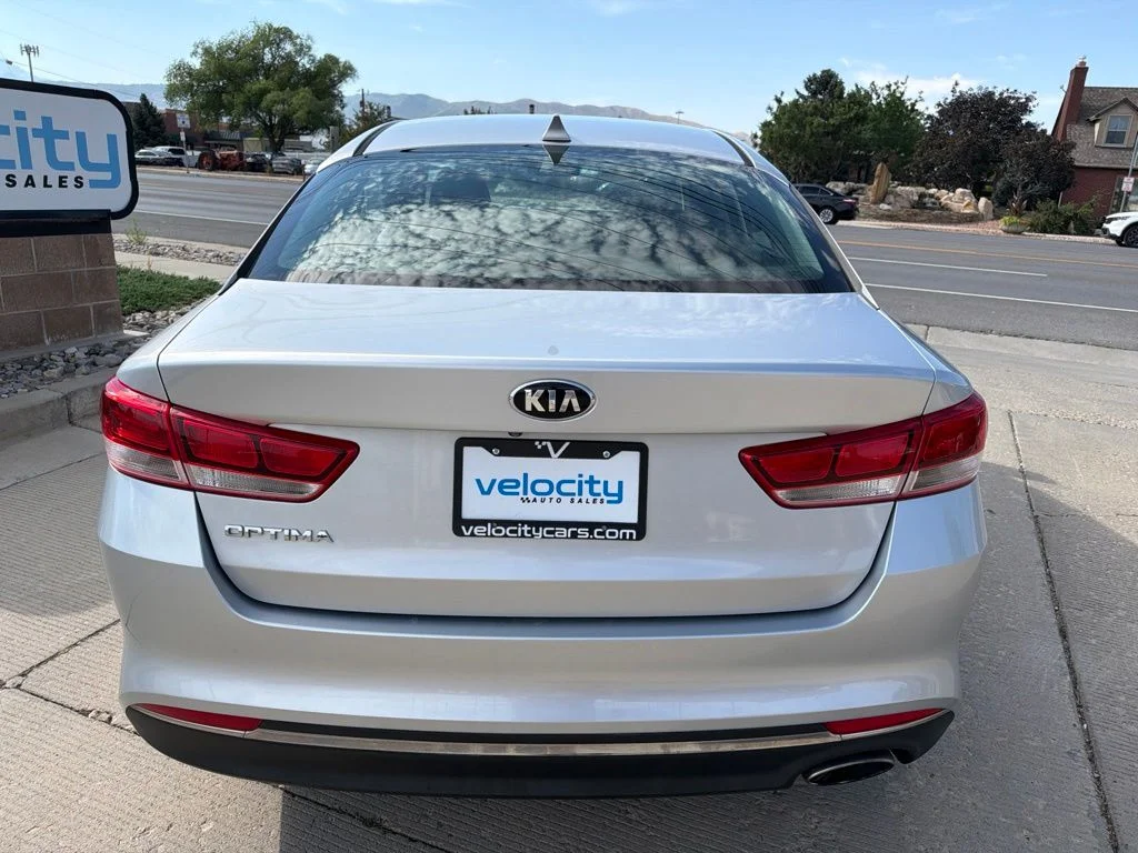 Used 2017 Silver Kia LX image 6