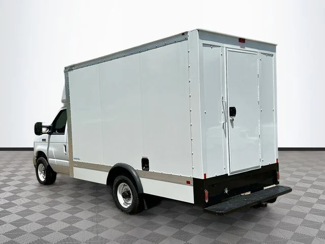 New 2025 Oxford White Ford Base image 4