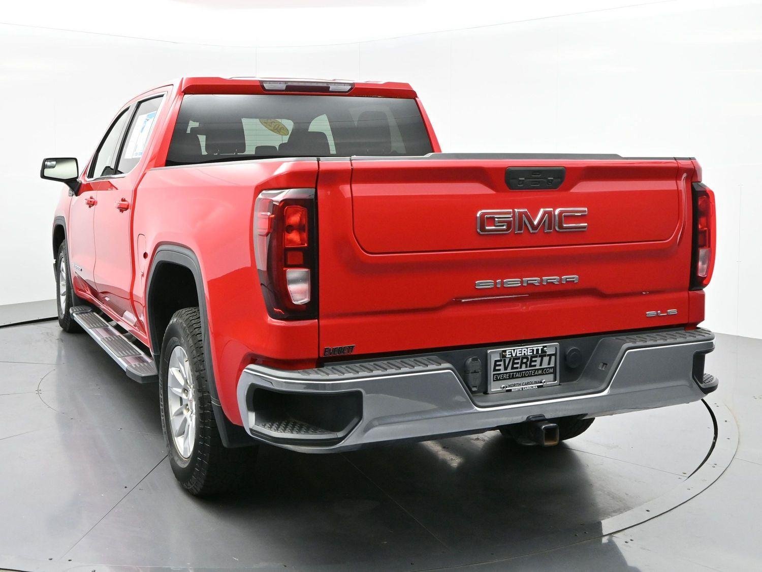 Used 2022 Cardinal Red GMC SLE image 5